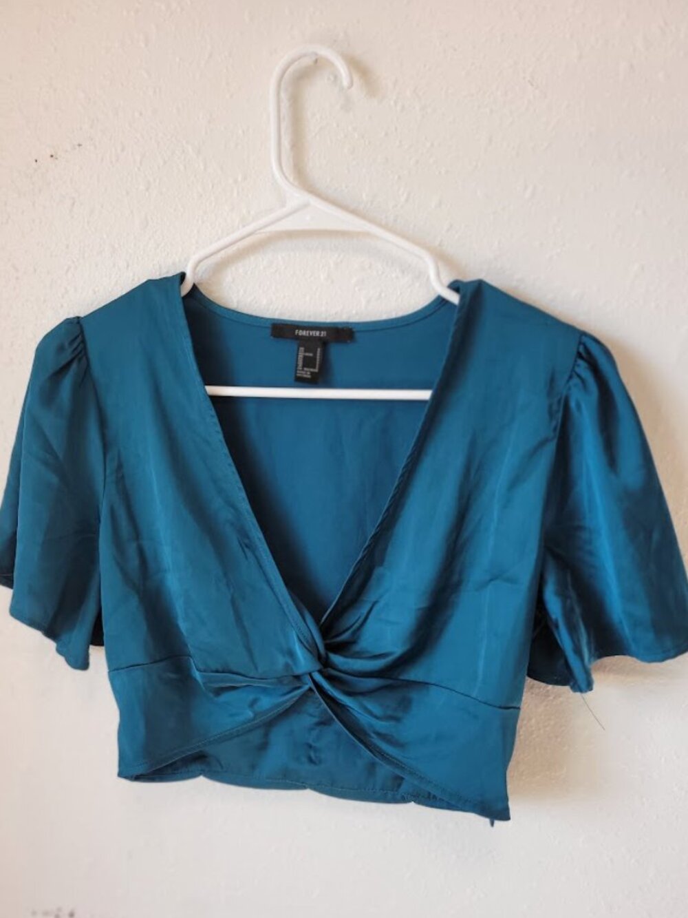 Forever 21 Teal Satin Twist Front Crop Top Size Small